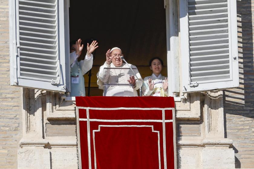 Pope Francis, flanked by two South Korean youths as the next World Youth Day will be held in Seoul, South Korea, in 2027, leads the Angelus prayer from the window of his office overlooking Saint Peter's Square in Vatican City, 24 November 2024. EPA/FABIO FRUSTACI Pope Francis, flanked by two South Korean youths as the next World Youth Day will be held in Seoul, South Korea, in 2027, leads the Angelus prayer from the window of his office overlooking Saint Peter's Square in Vatican City, 24 November 2024. EPA/FABIO FRUSTACI