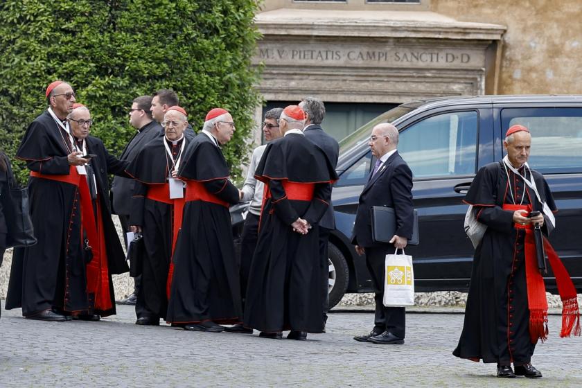 Cardinals leave Vatican at the end of fifth meeting of the Congregation of Cardinals, Vatican City, 28 April 2025. The cardinals continue their deliberations during general congregations held following the death of Pope Francis, in preparation for the assembly to elect a new pope, known as the conclave. EPA/FABIO FRUSTACI