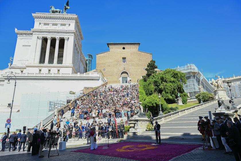 Pope Leo XIV receives the homage of the Rome's mayor Roberto Gualtieri and the City of Rome at the townhall, on May 25, 2025. Alberto PIZZOLI / AFP Pope Leo XIV receives the homage of the Rome's mayor Roberto Gualtieri and the City of Rome at the townhall, on May 25, 2025. Alberto PIZZOLI / AFP