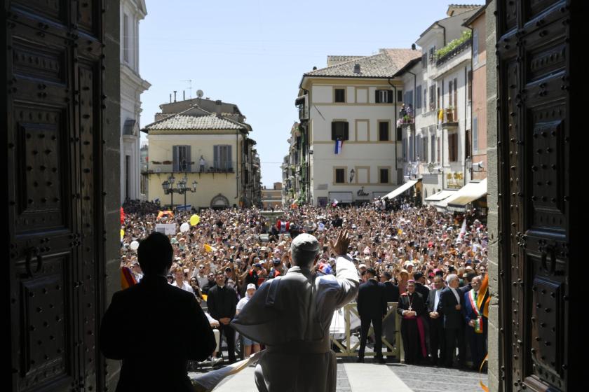 A handout picture provided by the Vatican Media shows Pope Leo XIV leading the Angelus prayer in Castel Gandolfo near Rome, Italy, 20 July 2025. EPA/VATICAN MEDIA HANDOUT A handout picture provided by the Vatican Media shows Pope Leo XIV leading the Angelus prayer in Castel Gandolfo near Rome, Italy, 20 July 2025. EPA/VATICAN MEDIA HANDOUT