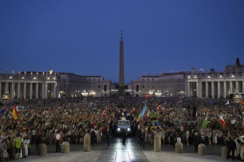Pope Leo XIV waving as he unexpectedly arrives in the Pope Mobile to greet pilgrims waiting in St. Peter's Square Pope Leo XIV waving as he unexpectedly arrives in the Pope Mobile to greet pilgrims waiting in St. Peter's Square
