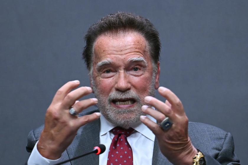 Arnold Schwarzenegger tijdens een persconferentie aan de Via della Conciliazione in Rome op 30-9-2025.