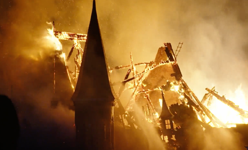 De Vondelkerk in vuur en vlam