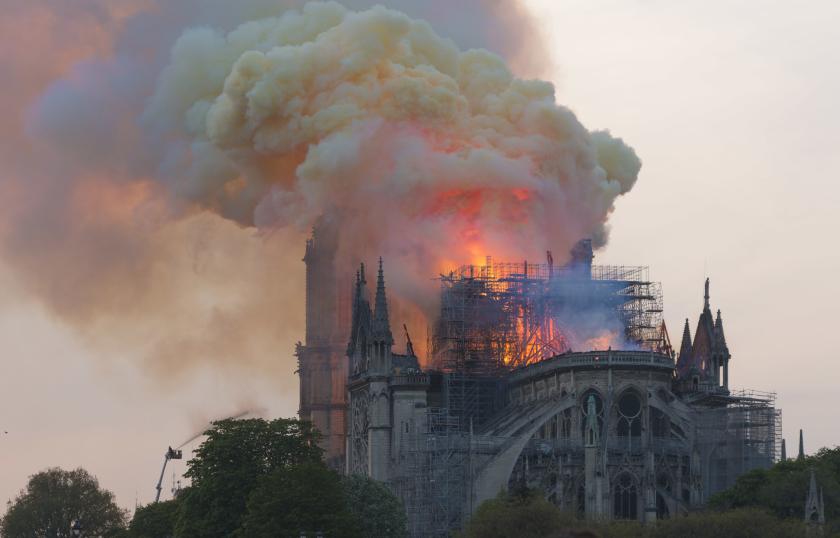 Notre-Dame de Paris en feu Brand