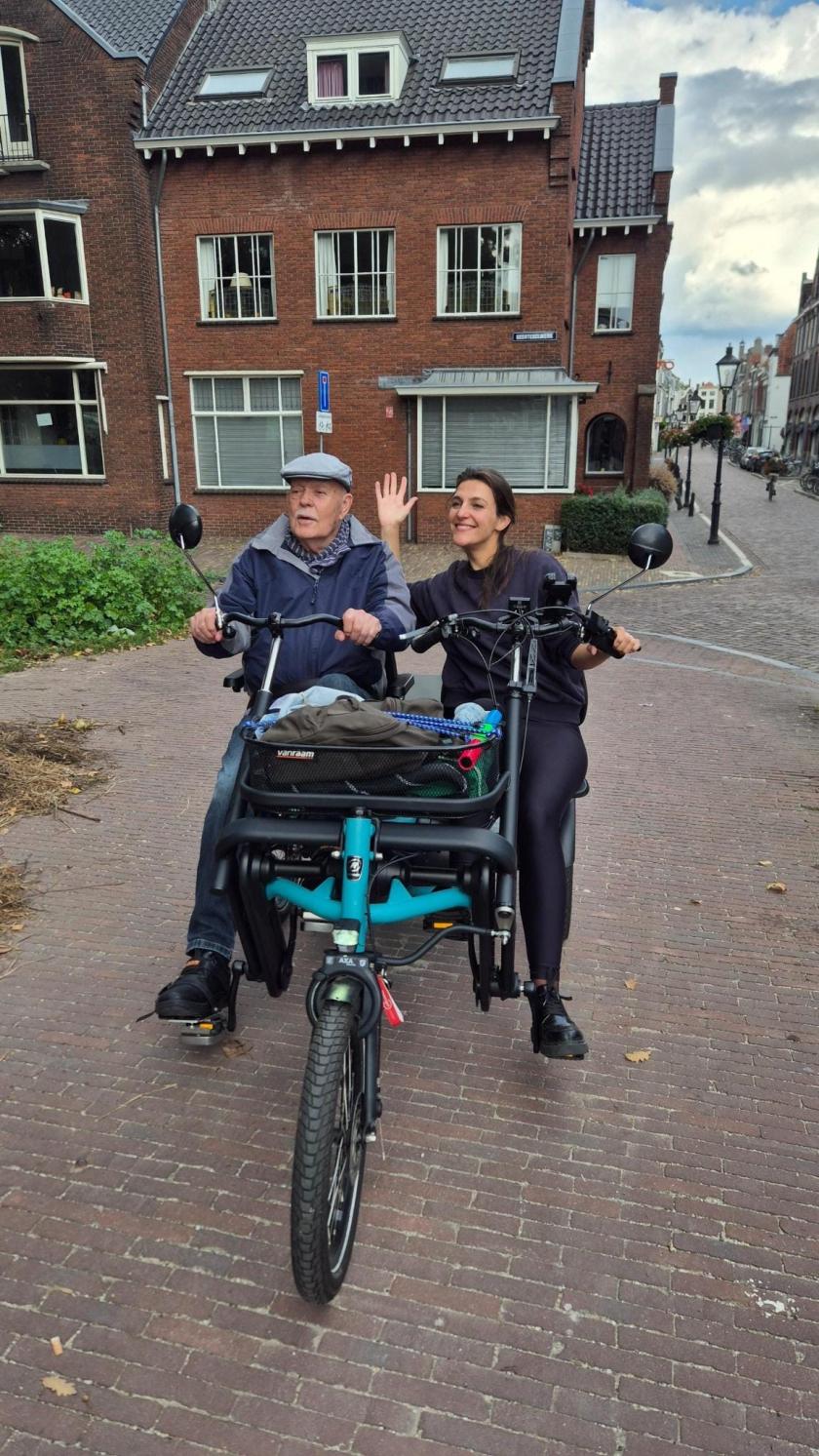 2 mensen in duofiets