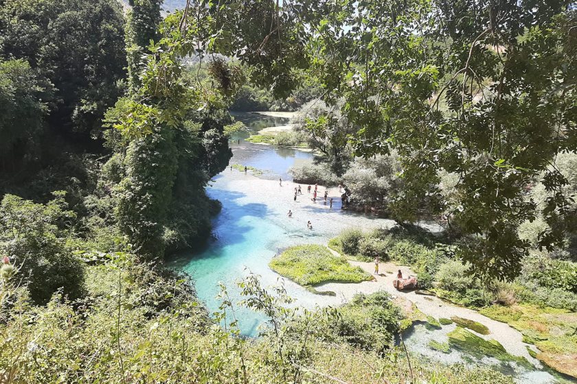 fotografie_dag_-_lizette_koppelaar_-_dordogne.png Een blauw meertje in Albanië