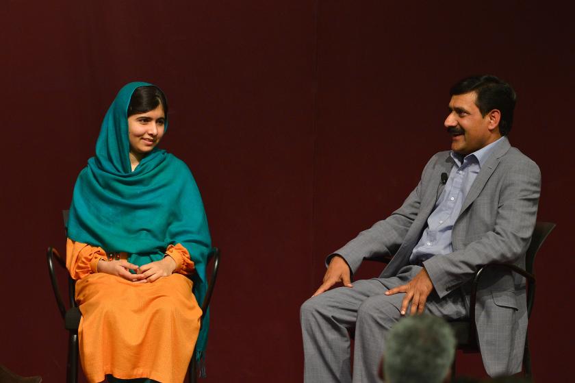 Malala heeft haar activisme niet van een vreemde Malala heeft haar activisme niet van een vreemde