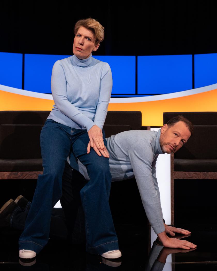 Herman en Paulien in De slimste mens - awkward family shoot