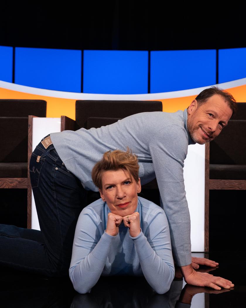 Herman en Paulien in De slimste mens - awkward family shoot