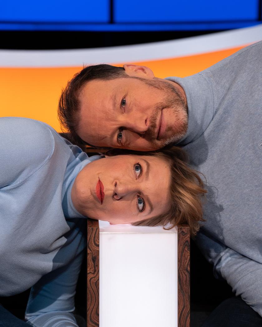 Herman en Paulien in De slimste mens - awkward family shoot