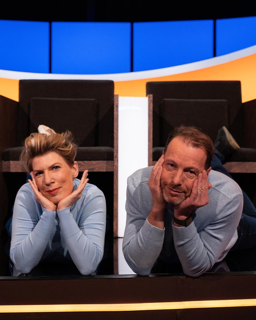 Herman en Paulien in De slimste mens - awkward family shoot
