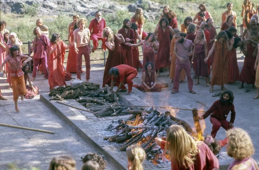 Leden van dee Bhagwan-gemeenschap in documentaire Generatie Bhagwan