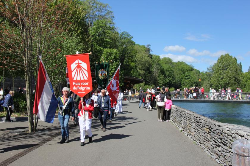 Mensenstoet wandelen