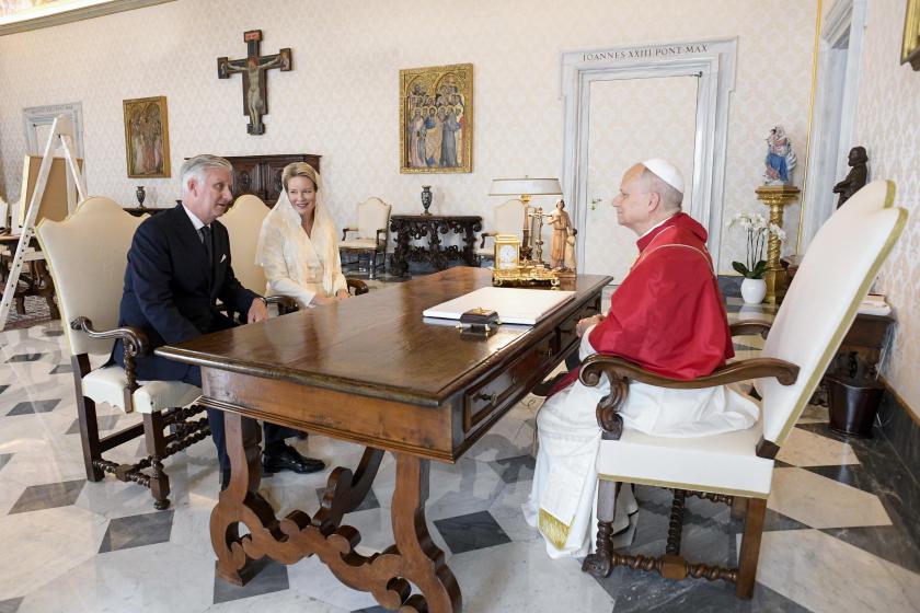  A handout picture provided by the Vatican Media shows Pope Leo XIV (R) during a private audience with King Philippe (L) and Queen Mathilde (C) of Belgium in the Vatican City, 27 October 2025. EPA/VATICAN MEDIA