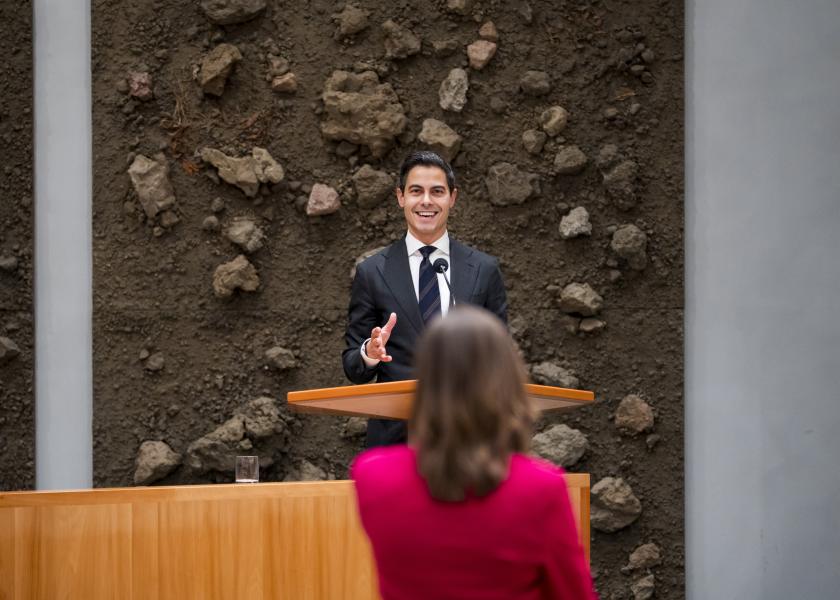 Rob Jetten (D66) en Mirjam Bikker (ChristenUnie) tijdens een debat in de Tweede Kamer over het eindverslag van informateur Van Haersma Buma. De informateur adviseert in zijn eindverslag om de kabinetsformatie voort te zetten met D66, CDA en VVD aan de onderhandelingstafel. ANP LINA SELG