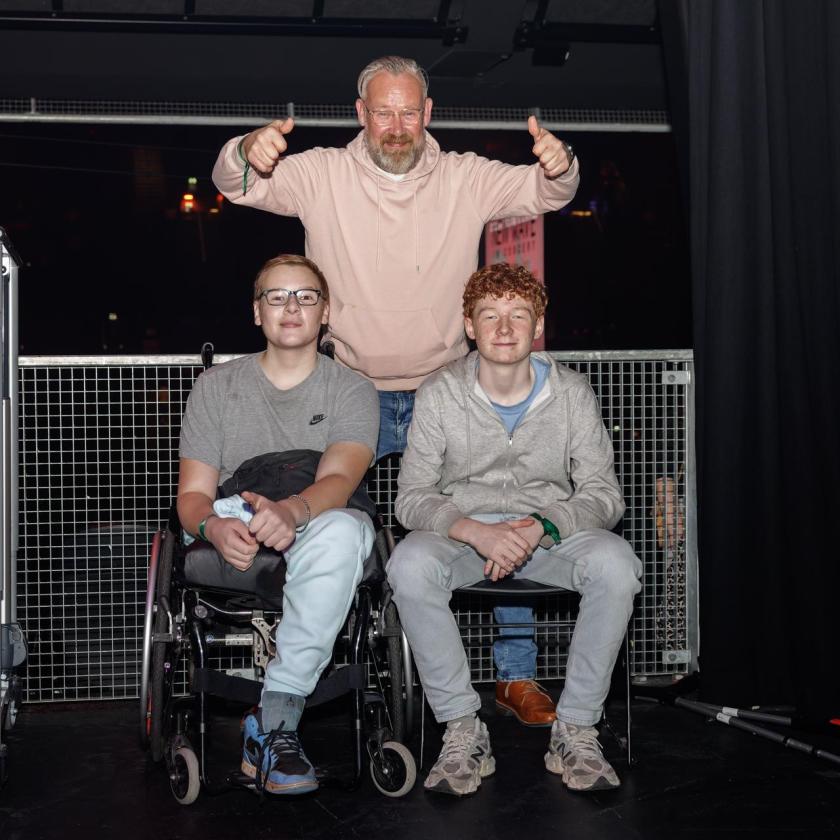 Vader Iwan met zoon Job en zijn beste vriend Niels