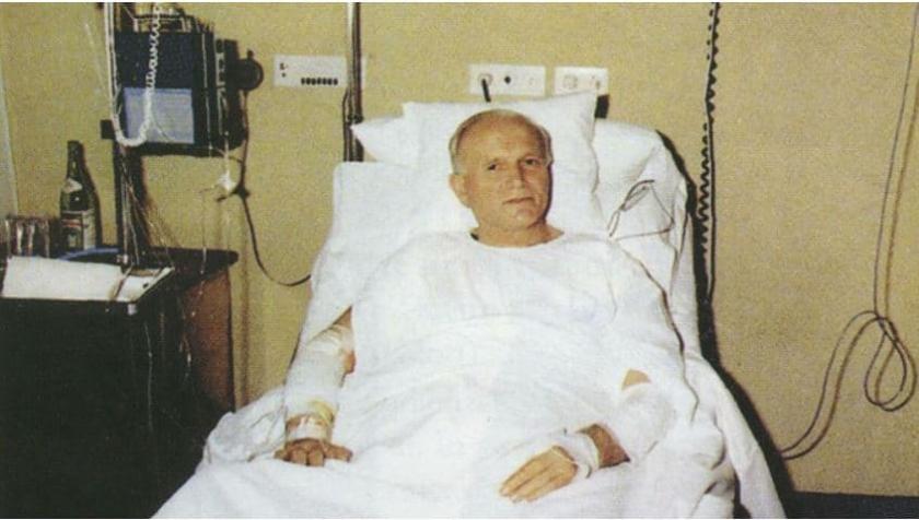St. JPII in Gemelli-ziekenhuis na de mislukte aanslag St. JPII in Gemelli-ziekenhuis na de mislukte aanslag
