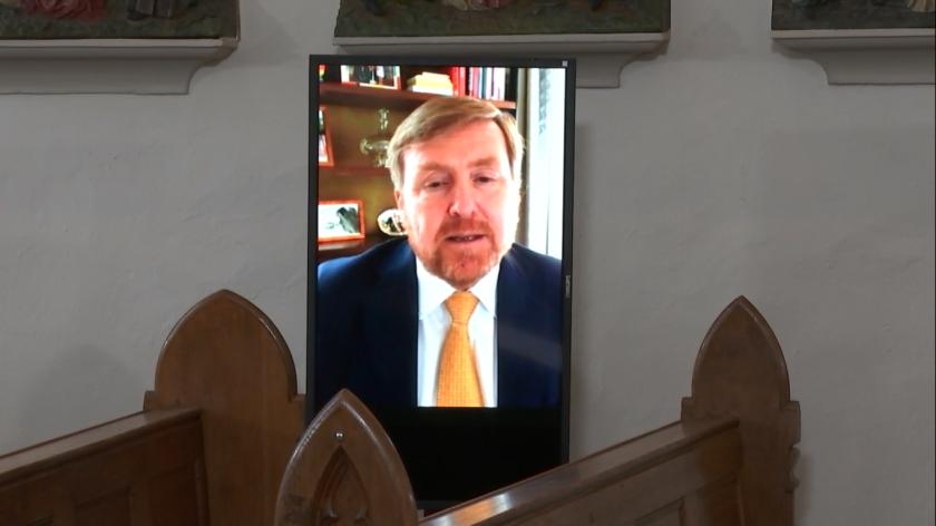 Screenshot van uitzending op Vimeo willem-alexander in kloosterkerk