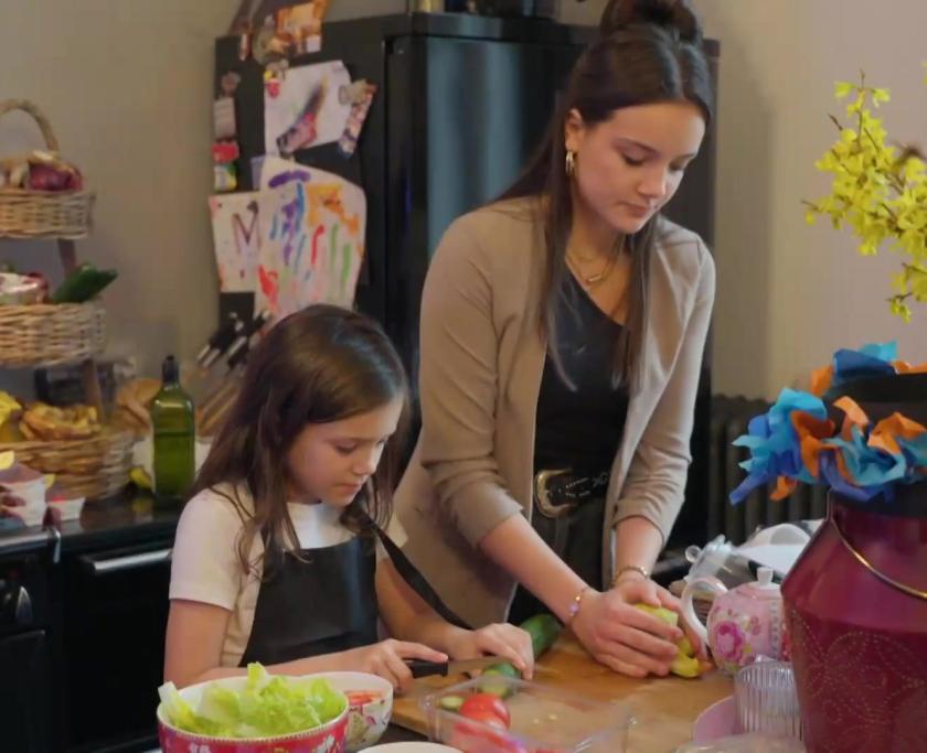 Madelief en Eline Nagelkerke koken