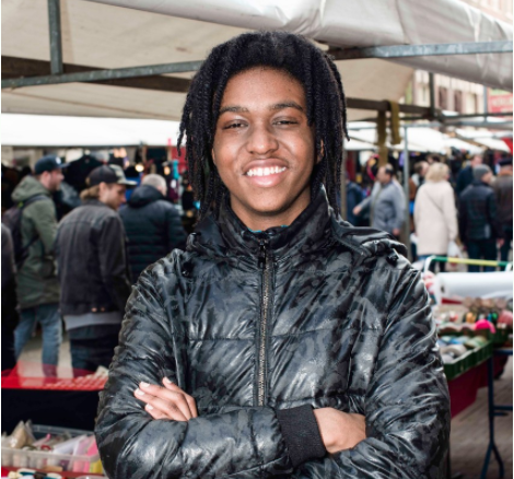 Michael: "Ik kan gewoon elke dag met tram 26 naar Centraal Station en vanaf daar met het pontje naar Noord. Dat gaat eigenlijk altijd goed." Foto: Elisabeth Lanz 