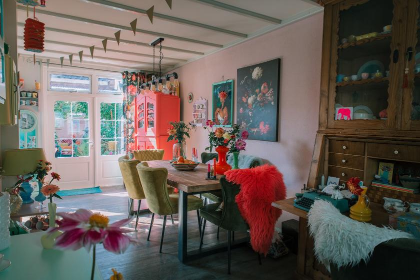 Binnenstebuiten - Roze retro huis Schoonhoven