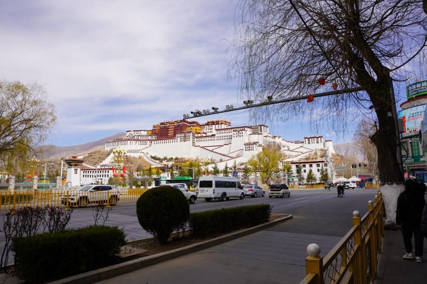surveillance_cameras_keep_a_close_watch_on_tibetans_outside_the_potala_palace_in_lhasa_the_traditional_seat_of_exiled_leader_the_dalai_lama_.jpg surveillance_cameras_keep_a_close_watch_on_tibetans_outside_the_potala_palace_in_lhasa_the_traditional_seat_of_exiled_leader_the_dalai_lama_.jpg