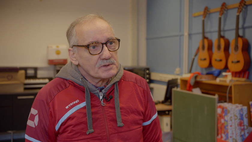Bert Dekker verzorgt elke ochtend een schoolontbijt Bert Dekker verzorgt elke ochtend een schoolontbijt