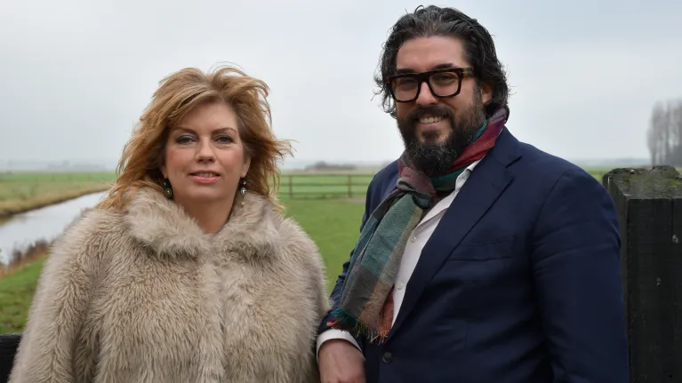 KRO-NCRV's De verwondering met Annemiek Schrijver en Ahmet Polat