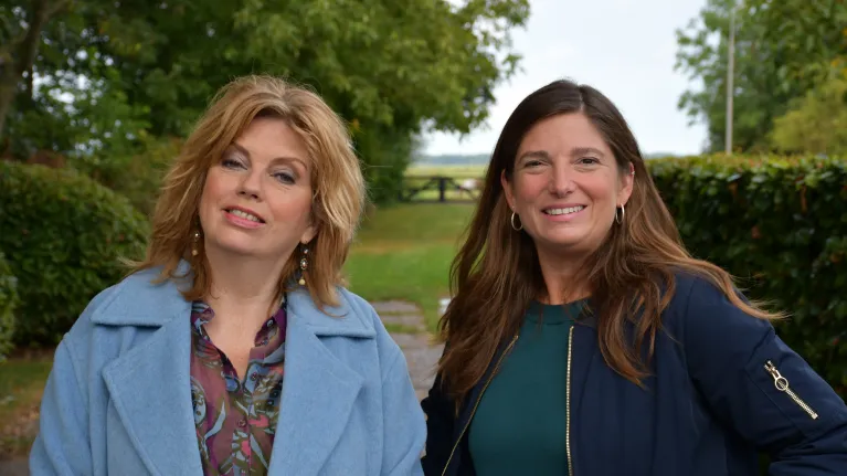 KRO-NCRV's De verwondering met Annemiek Schrijver en Rosaliene Israël