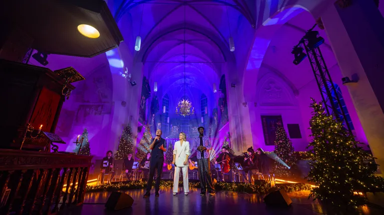 KRO-NCRV's In het licht van kerst met Stef Bos