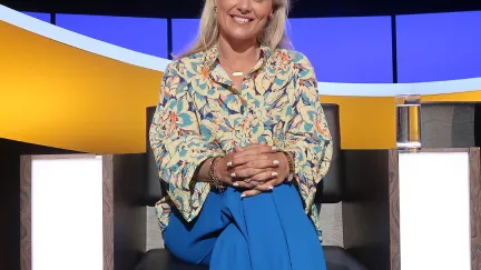 Eveline Stallaart in de stoel bij De slimste mens