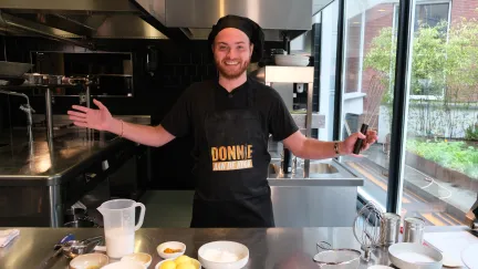 donnie in koksoutfit