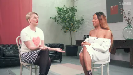 Emma Gannon en Munroe Bergdorf praten over feminsme