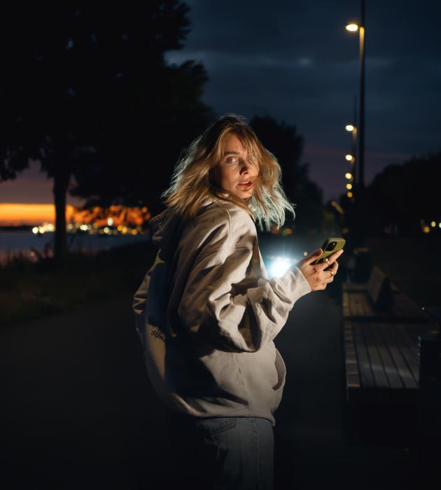 App me als je thuis bent (C) KRO-NCRV