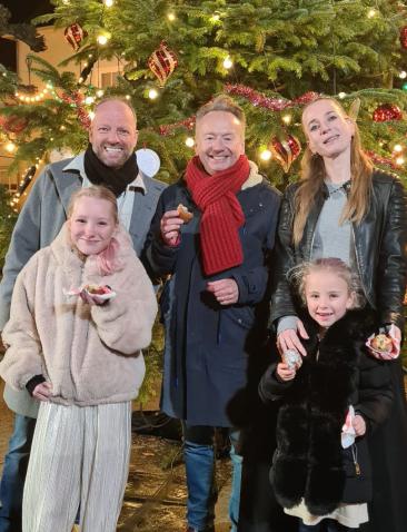 Remco en Kirsten met presentator Joris Linssen 