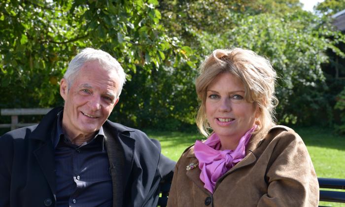 KRO-NCRV's De verwondering met Annemiek Schrijver en Herman Finkers