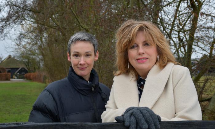 KRO-NCRV's De verwondering met Annemiek Schrijver en Anne van Veen