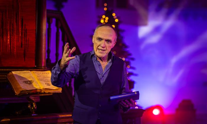 KRO-NCRV's In het licht van kerst met Stef Bos