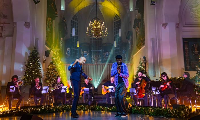 KRO-NCRV's In het licht van kerst met Stef Bos