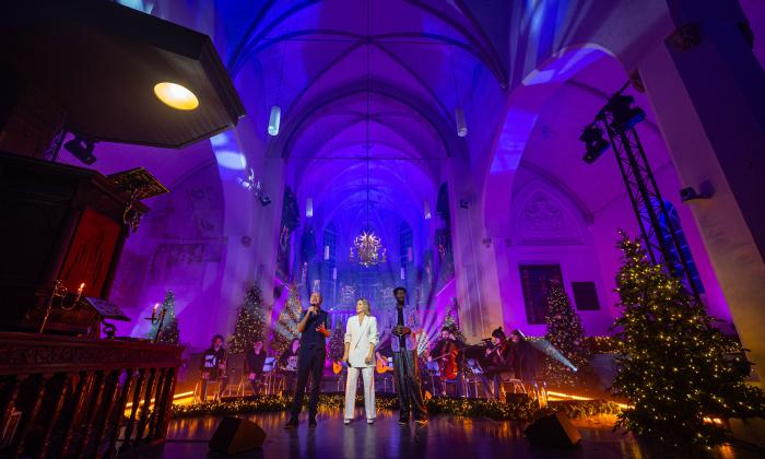 KRO-NCRV's In het licht van kerst met Stef Bos