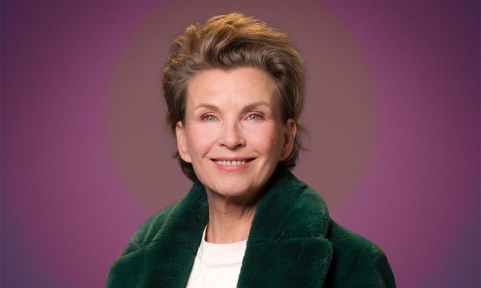 KRO-NCRV The Passion - Anita Witzier - Verteller ©Sander Mulkens