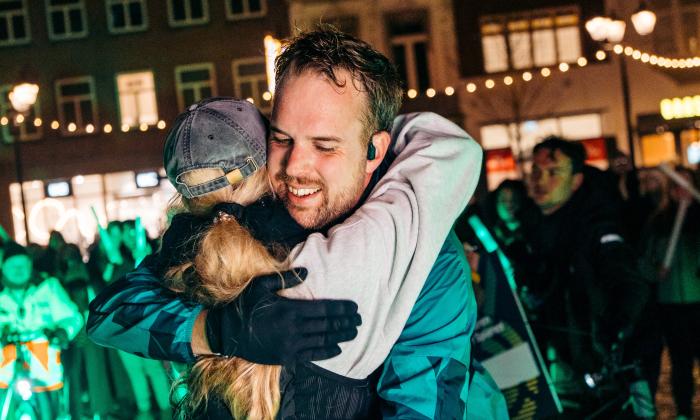 Radio-dj Jamie Reuter rent ultramarathon voor Spieren voor Spieren: ‘Ik vraag iets extreems van meze