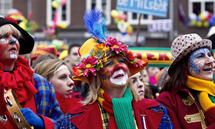 Carnaval vieren in coronatijd: wat kan er nog? | KRO-NCRV