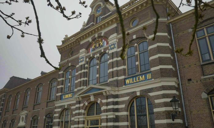 Petrus op bezoek bij de vrouwengevangenis in Nieuwersluis
