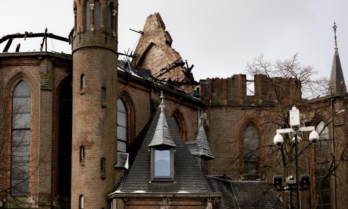 Wordt de Amsterdamse Vondelkerk weer opgebouwd? ‘Daar gaan wij Amsterdammers gewoon voor zorgen