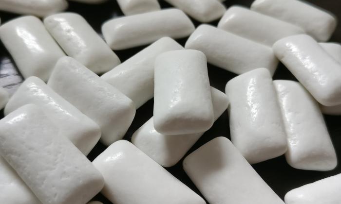 Als je kauwgom kauwt, waar kauw je dan eigenlijk op? | KRO-NCRV