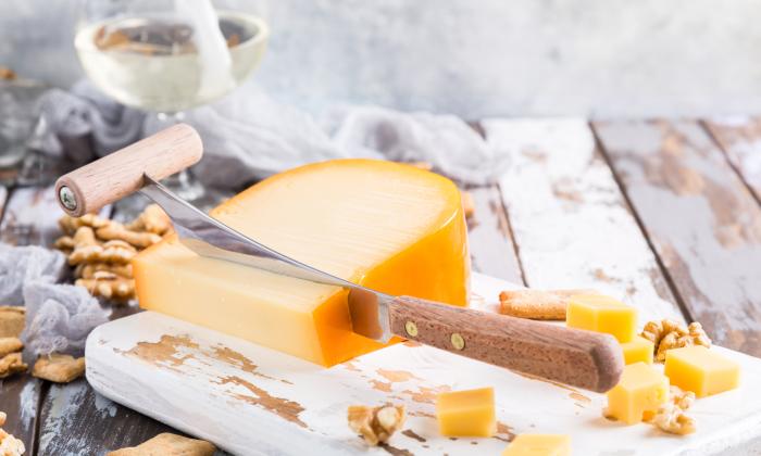 Kun je de korst van kaas eten? | KRO-NCRV