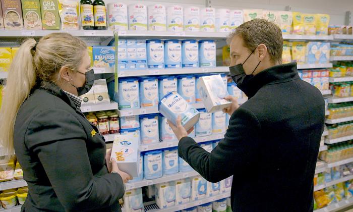 Wat is nu het verschil tussen al dat aanbod van flesvoeding? | KRO-NCRV