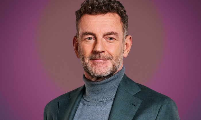 Schrijver Kluun dit jaar de verteller in The Passion | KRO-NCRV