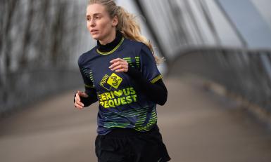 Vrouw aan het hardlopen